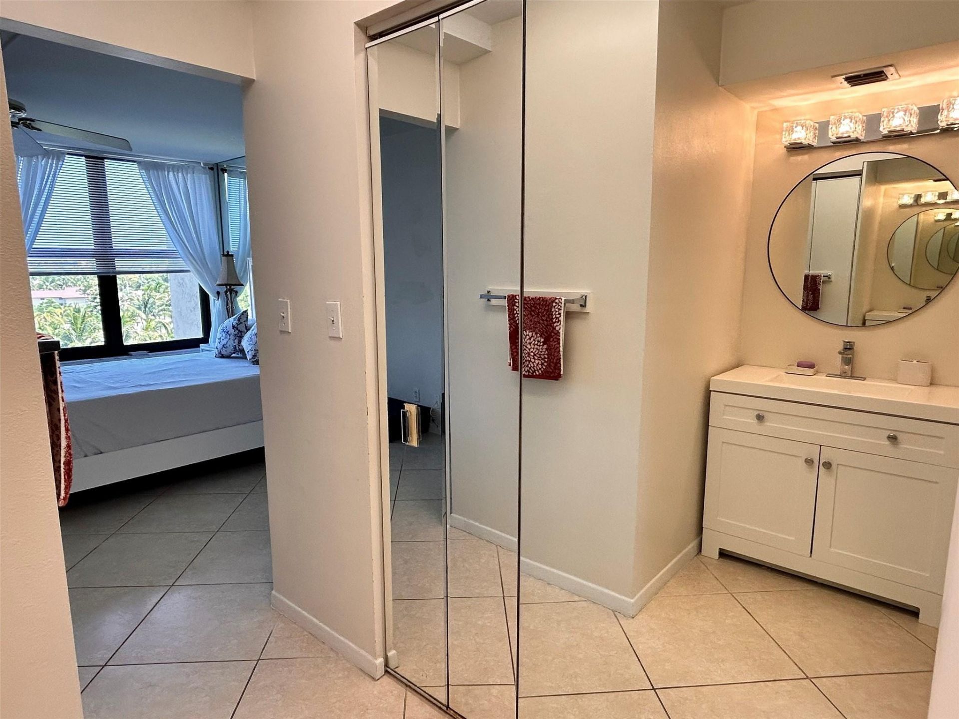 14 Royal Palm Way, Unit 605, Boca Raton, FL 33432 Photo