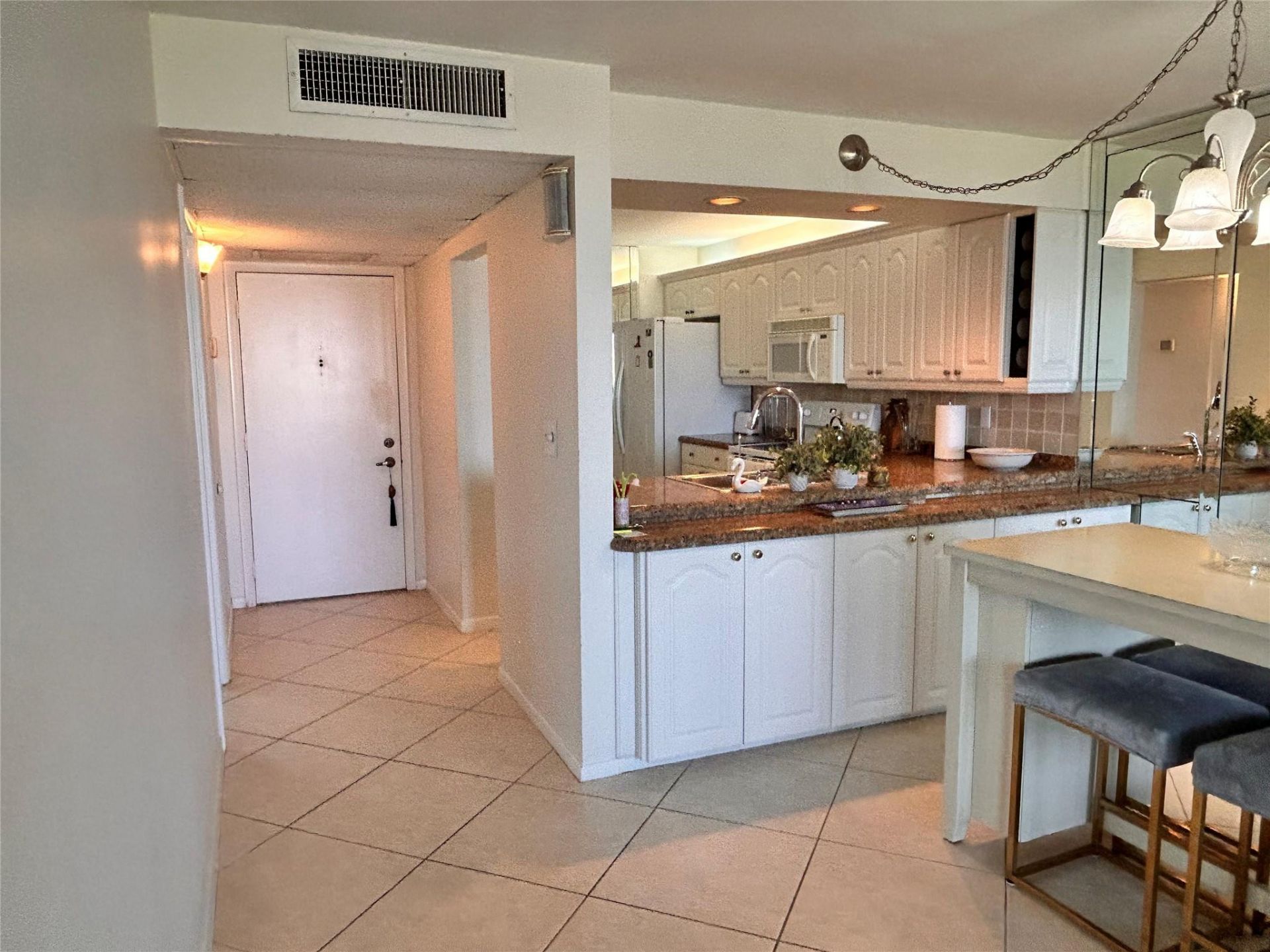 14 Royal Palm Way, Unit 605, Boca Raton, FL 33432 Photo