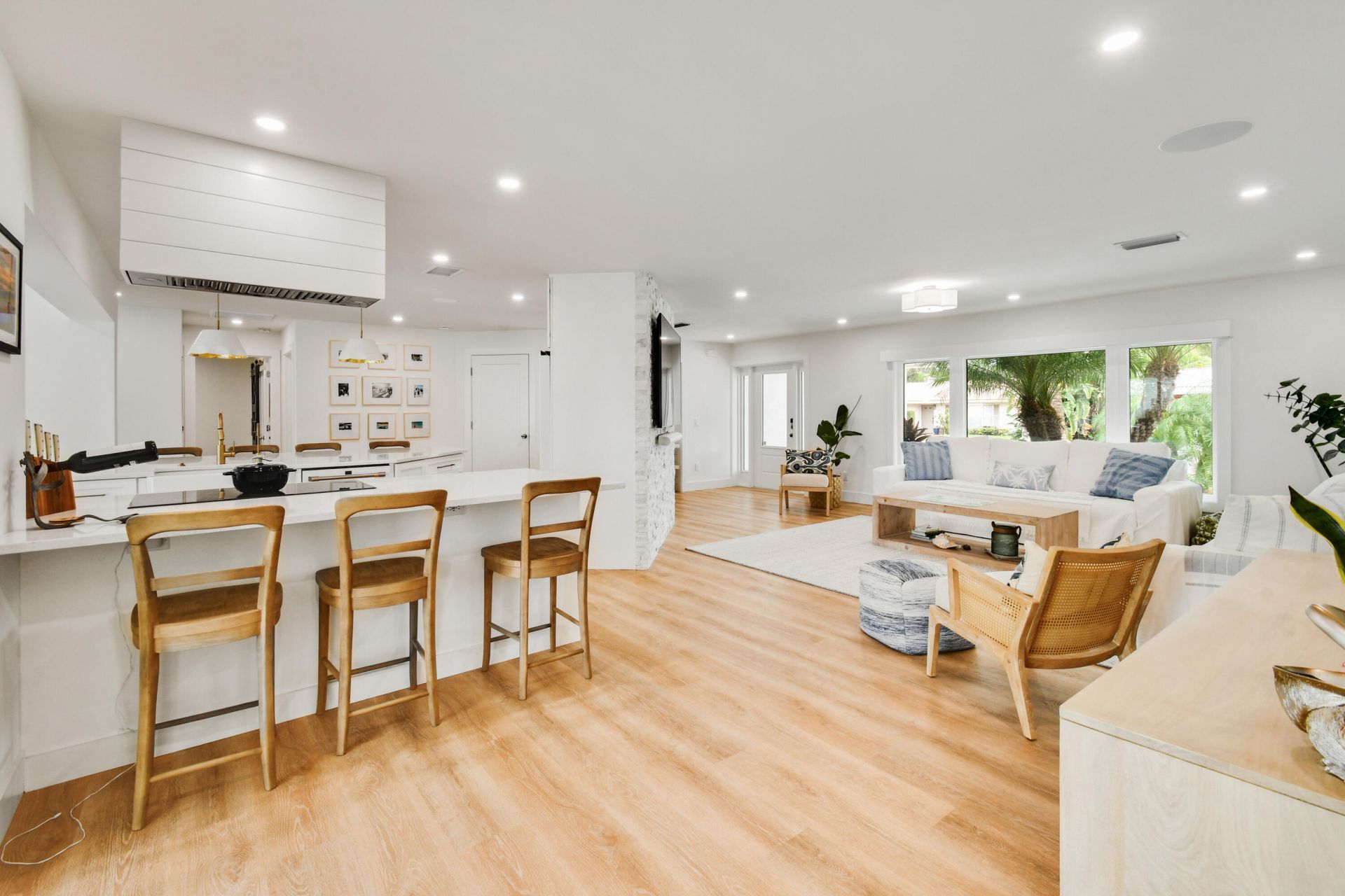 1091 Singer Drive, Singer Island, FL 33404 Photo
