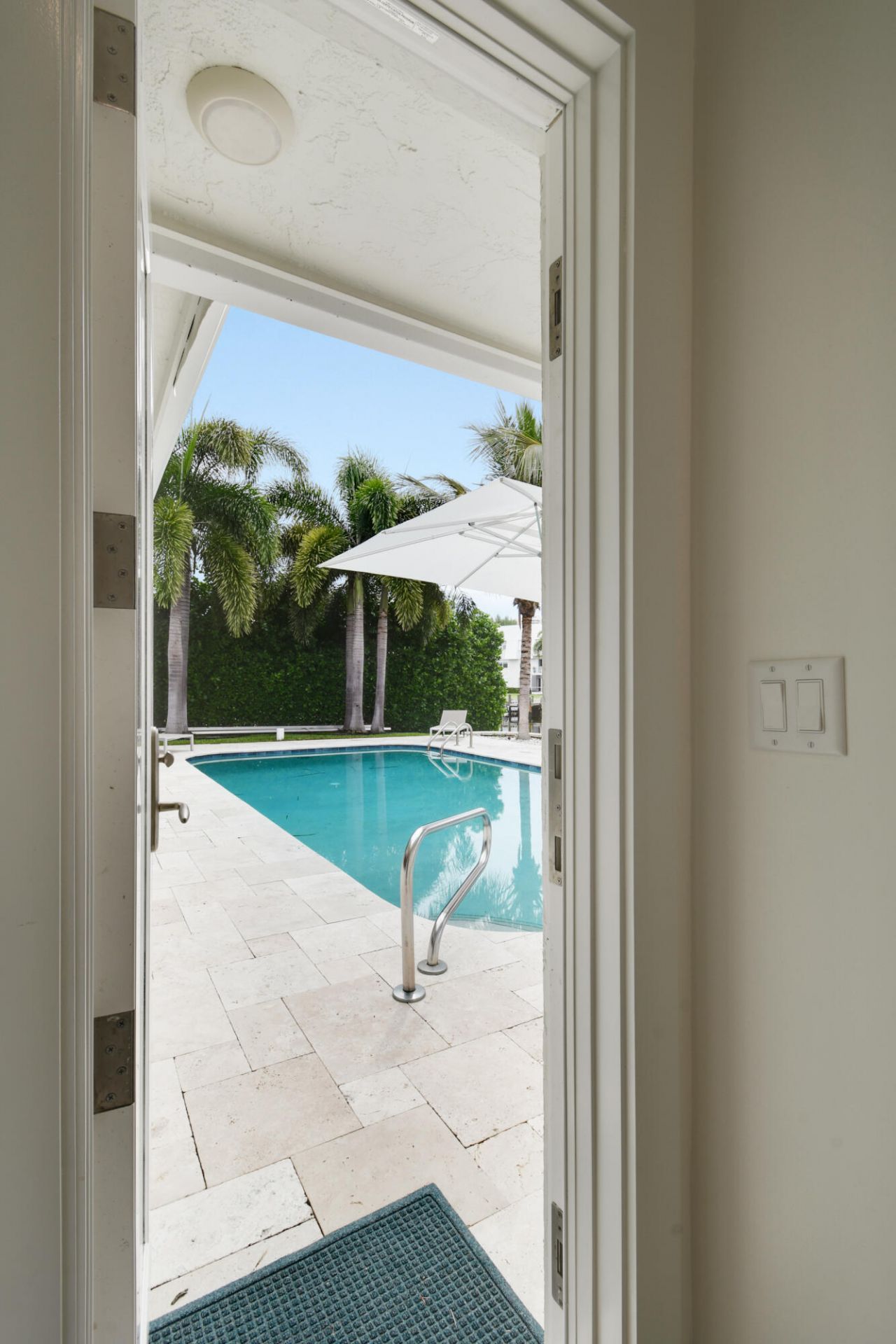 1091 Singer Drive, Singer Island, FL 33404 Photo
