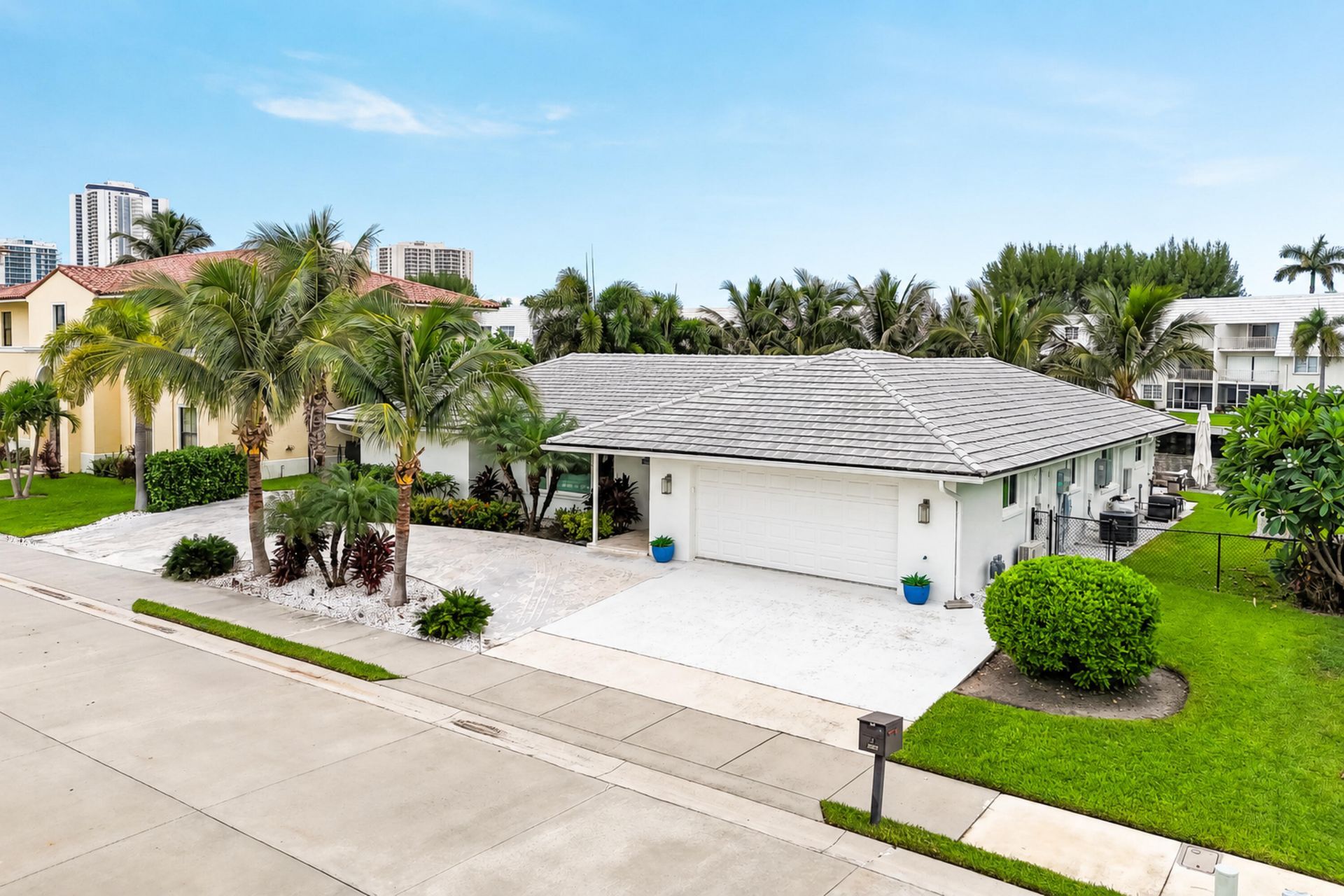 1091 Singer Drive, Singer Island, FL 33404 Photo