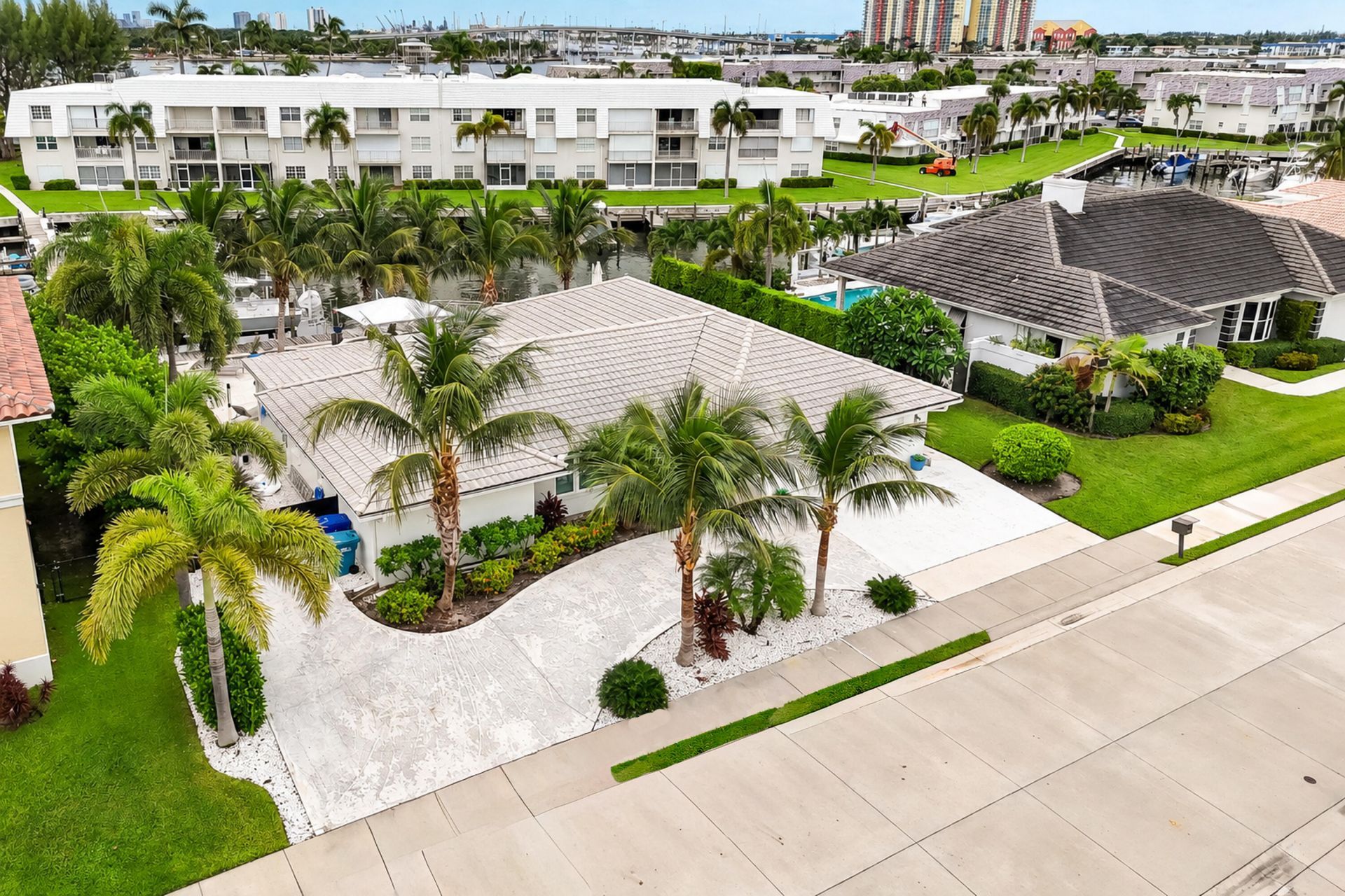 1091 Singer Drive, Singer Island, FL 33404 Photo