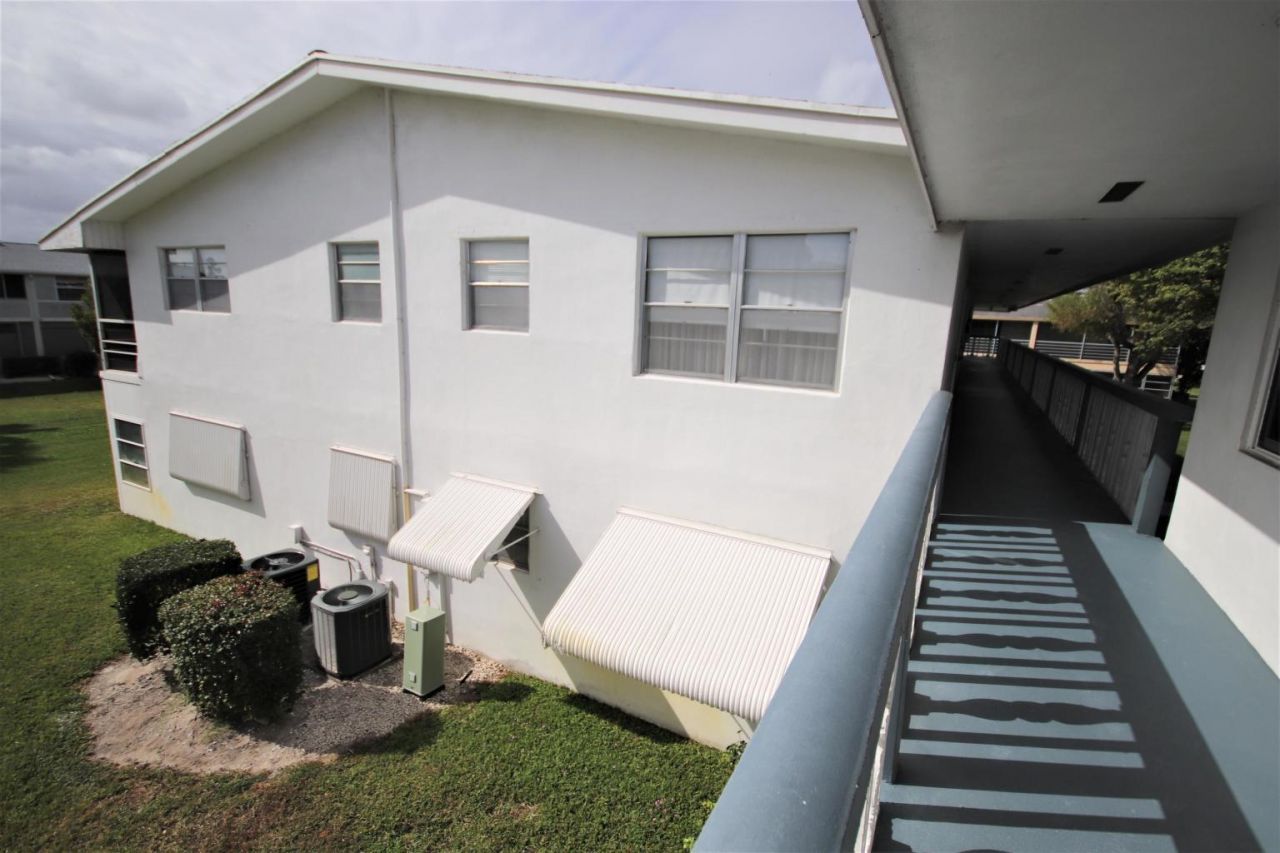 237 Sheffield J, West Palm Beach, FL 33417 Photo