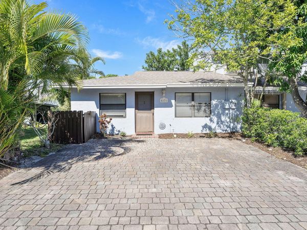 5171 Tennis Lane, Delray Beach, FL 33484