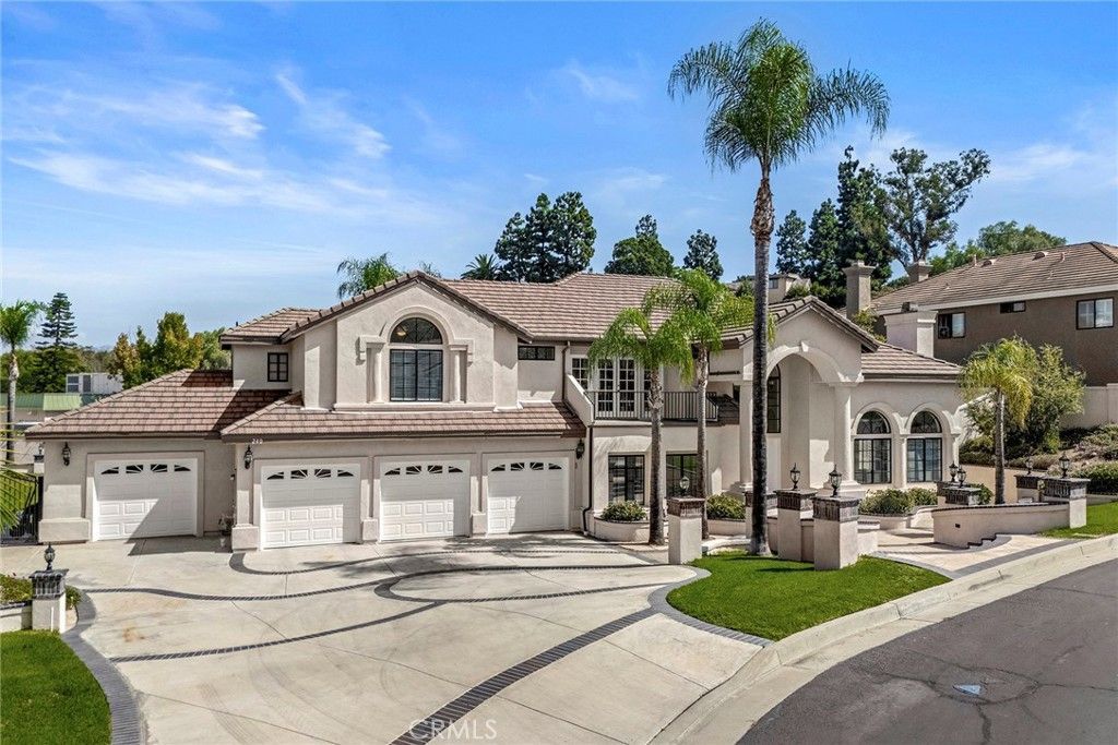 240 S Willowcreek Lane, Anaheim, CA 92808 Main Photo
