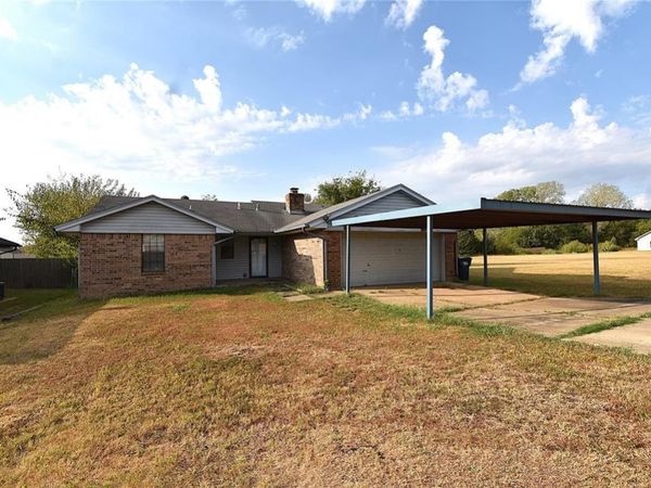 2007 Mary Avenue , Seminole, OK 74868