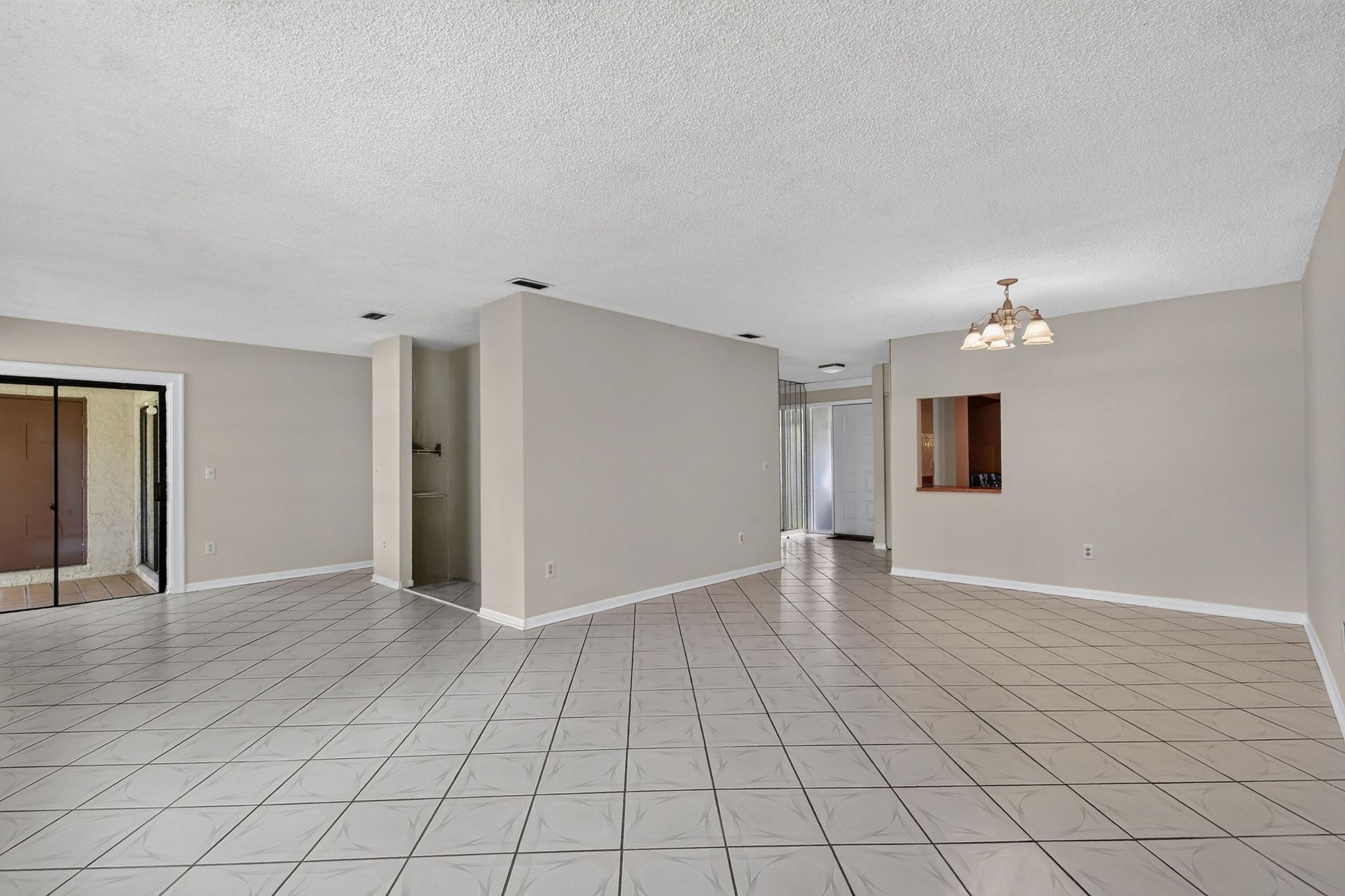 72 Conaskonk Circle, Royal Palm Beach, FL 33411 Photo