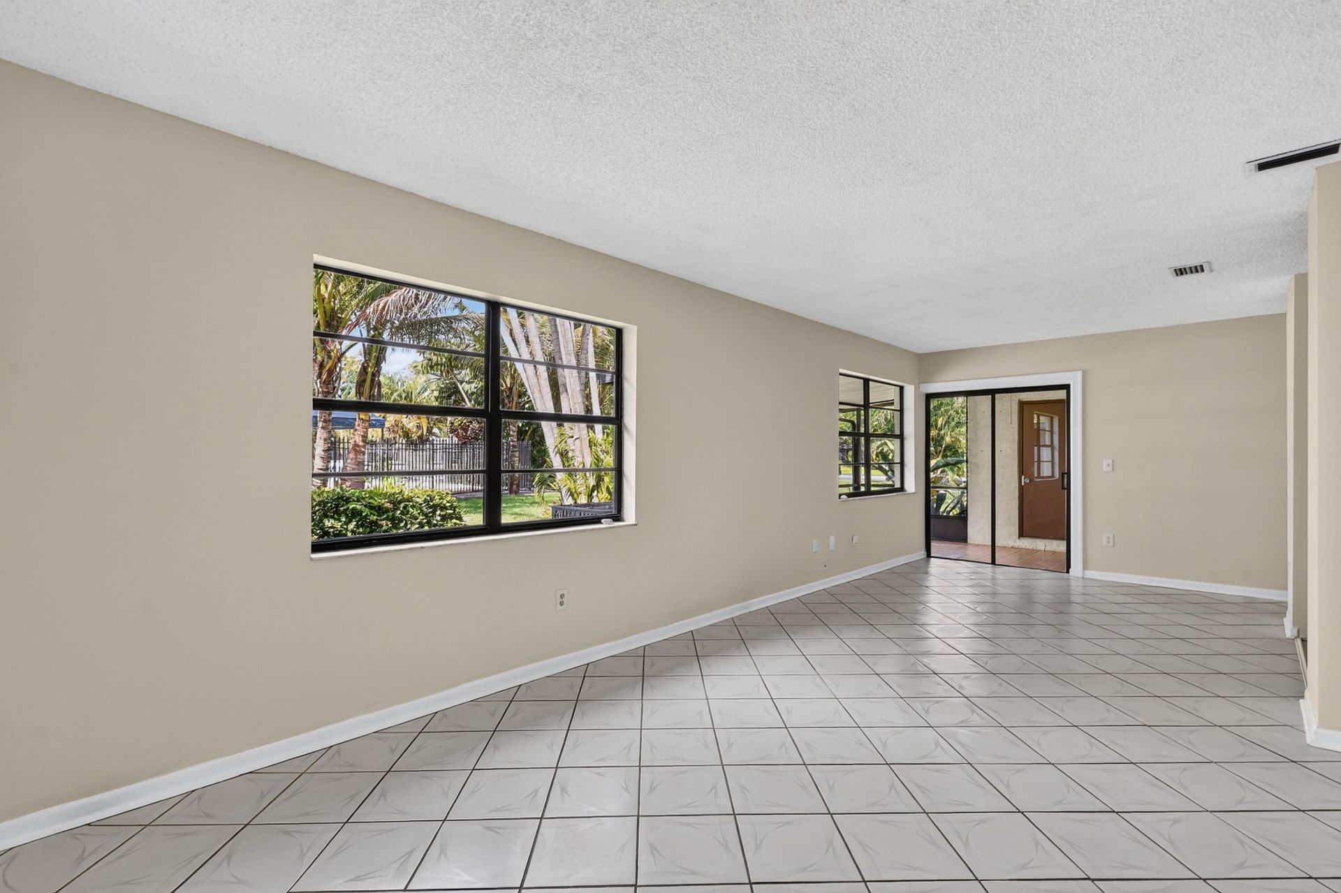 72 Conaskonk Circle, Royal Palm Beach, FL 33411 Photo