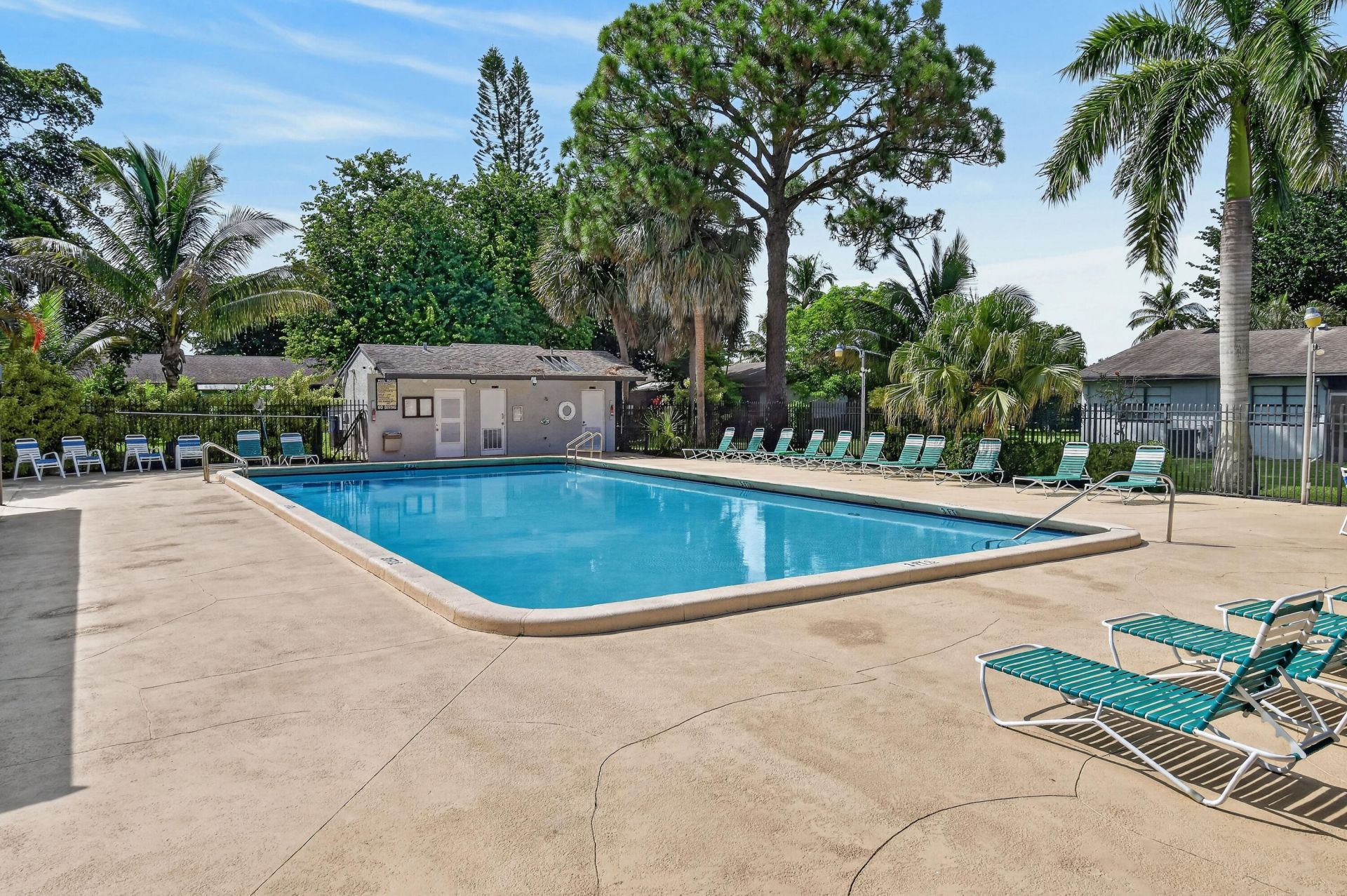 72 Conaskonk Circle, Royal Palm Beach, FL 33411 Photo