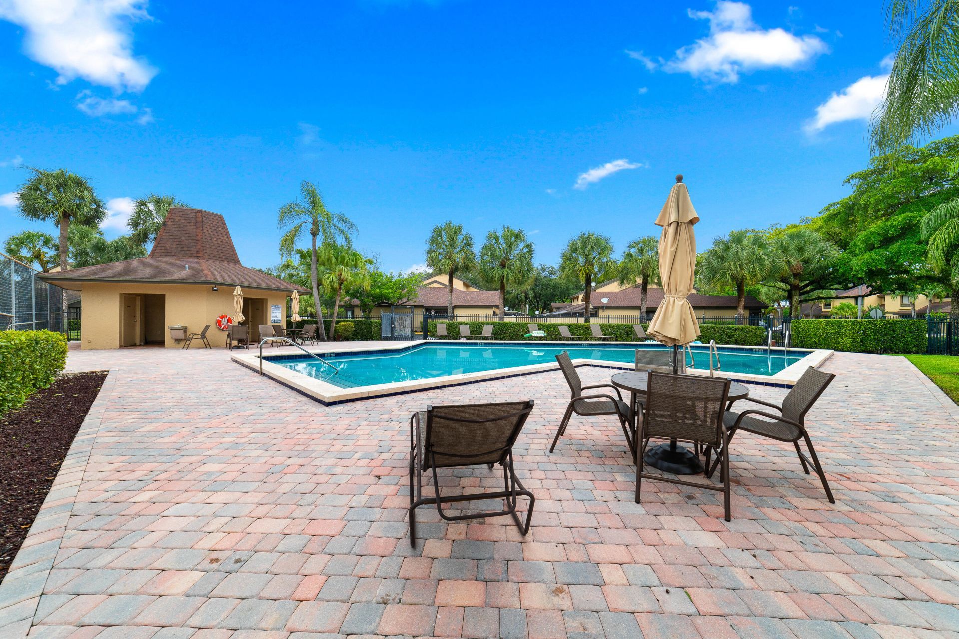 8847 Cleary Boulevard, Plantation, FL 33324 Photo