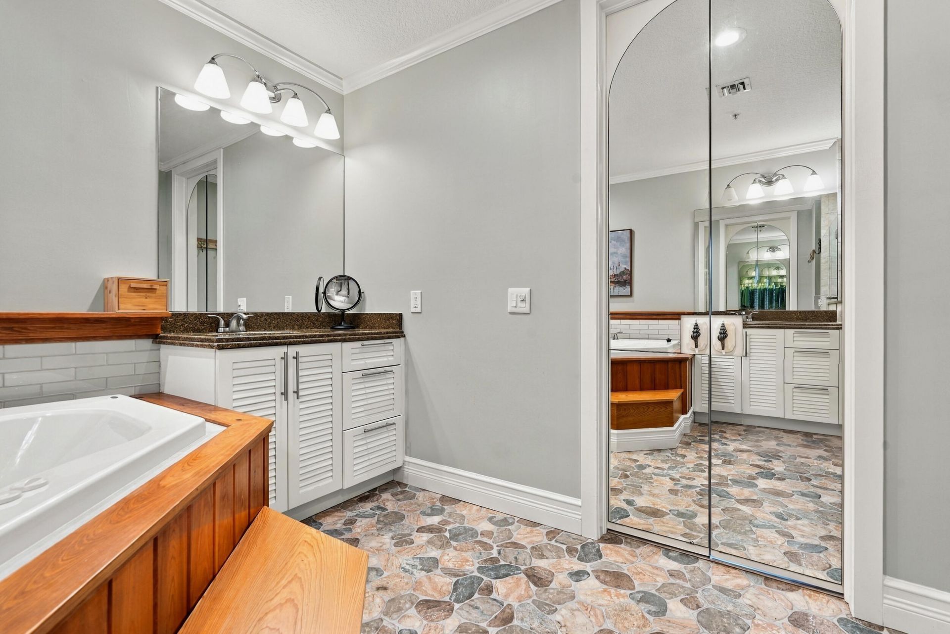 32 Harbour Isle Drive W, Unit 103, Fort Pierce, FL 34949 Photo