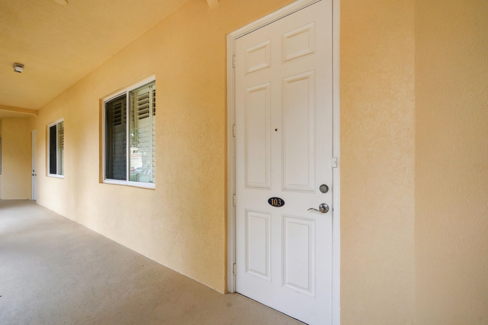 32 Harbour Isle Drive W, Unit 103, Fort Pierce, FL 34949 Photo