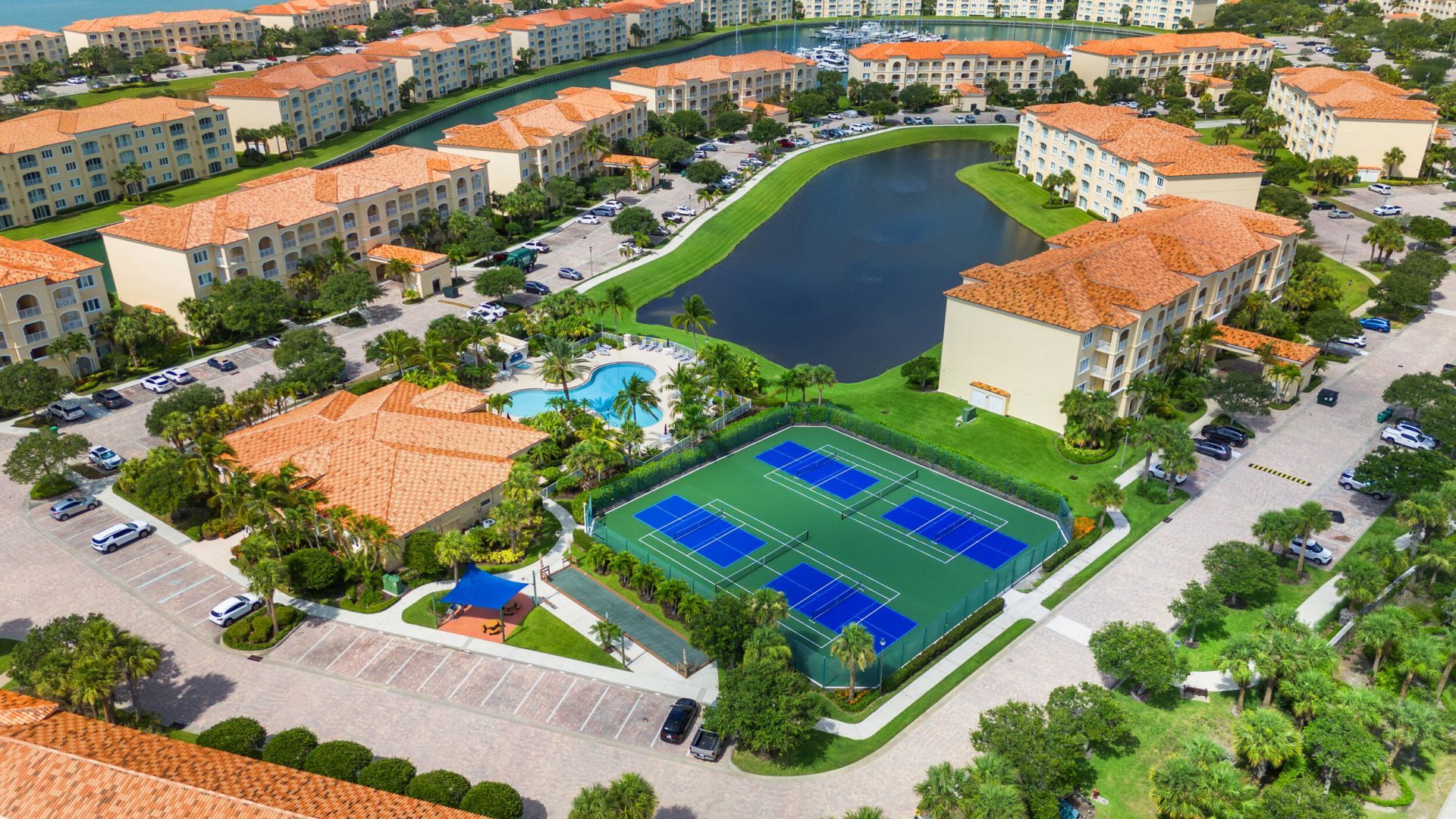 32 Harbour Isle Drive W, Unit 103, Fort Pierce, FL 34949 Photo