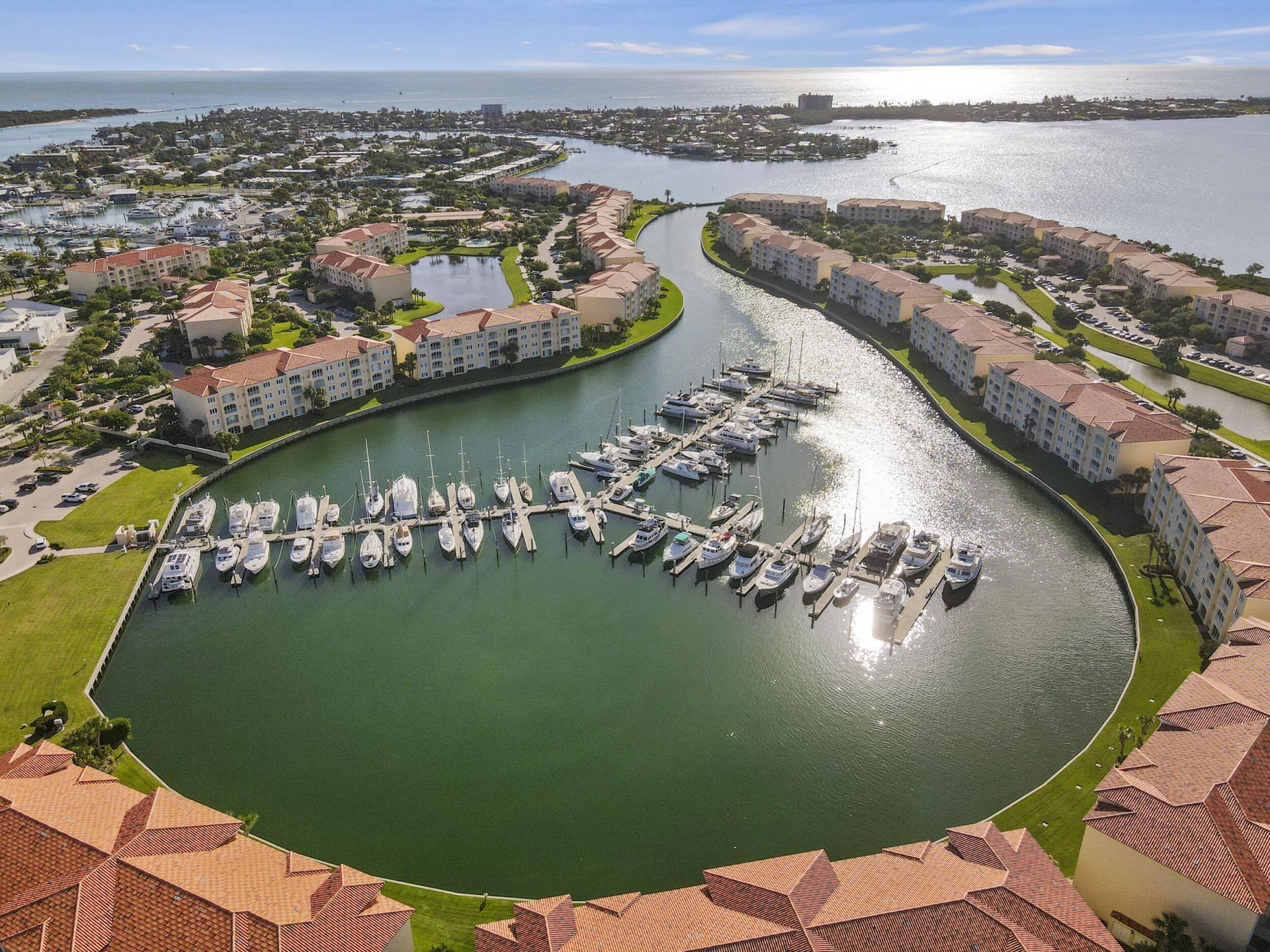 32 Harbour Isle Drive W, Unit 103, Fort Pierce, FL 34949 Photo