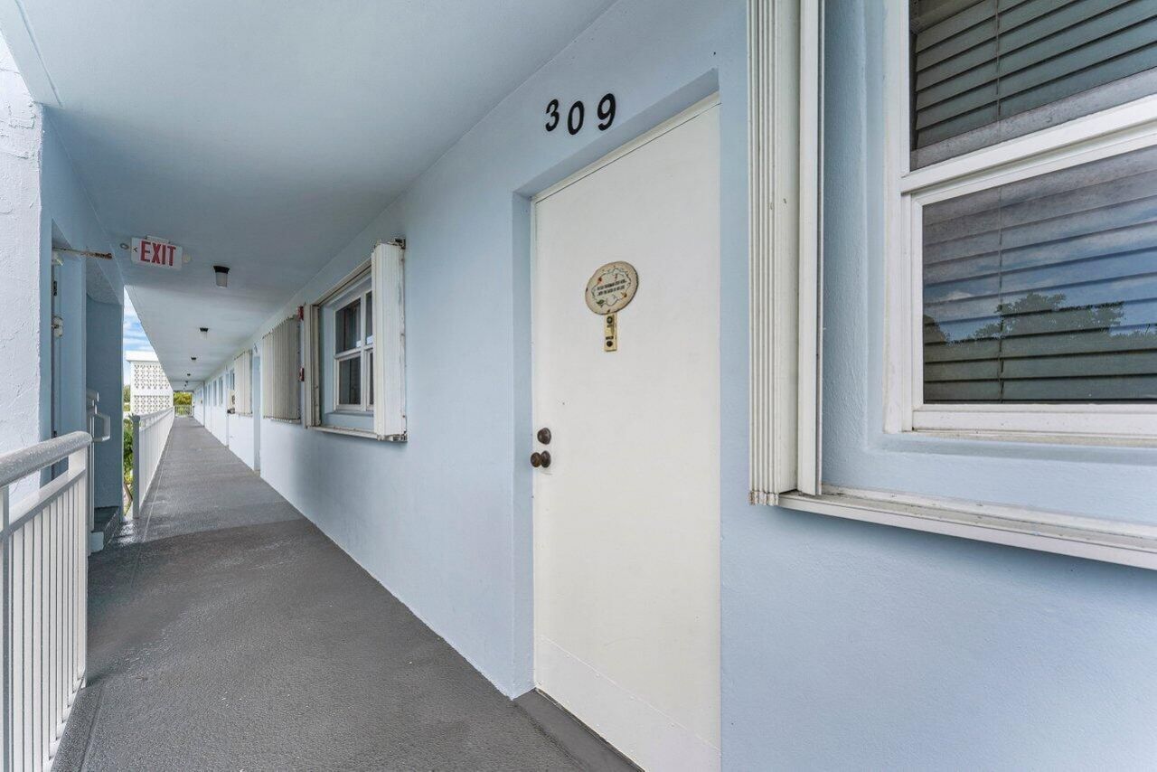 2004 S Federal Highway, Unit 309, Boynton Beach, FL 33435 Photo