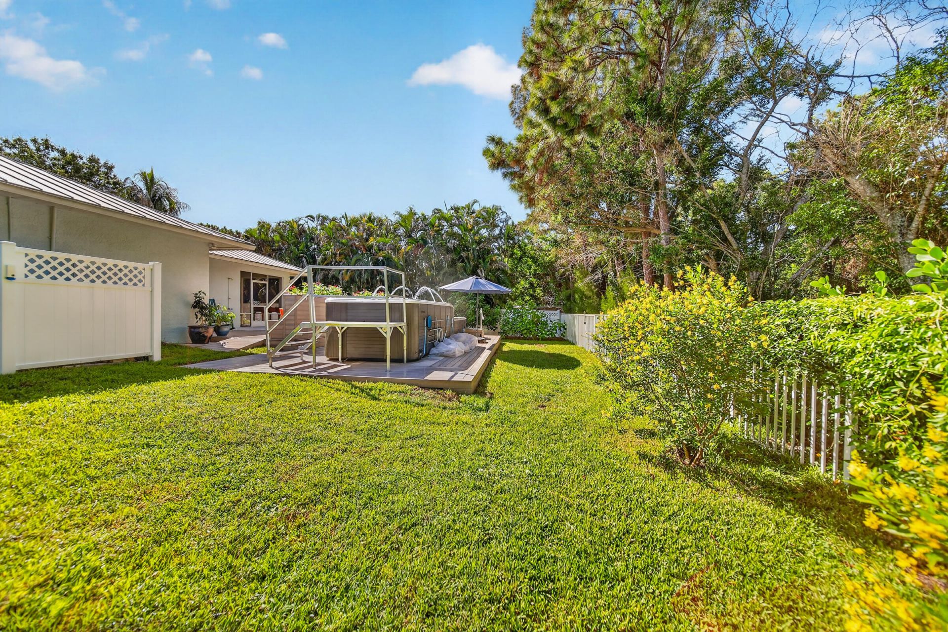 2718 NW Florida Avenue, Stuart, FL 34994 Photo