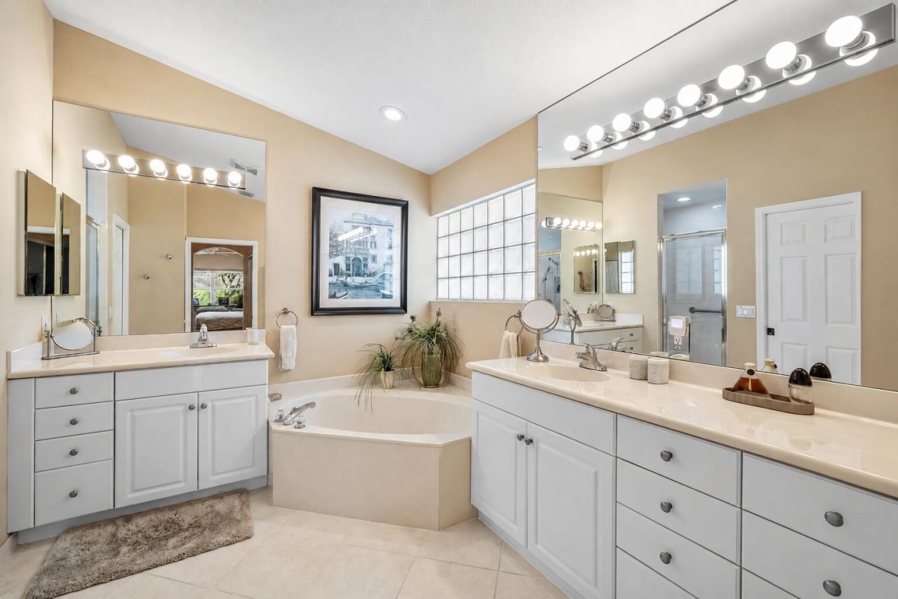 7182 Haviland Circle, Boynton Beach, FL 33437 Photo