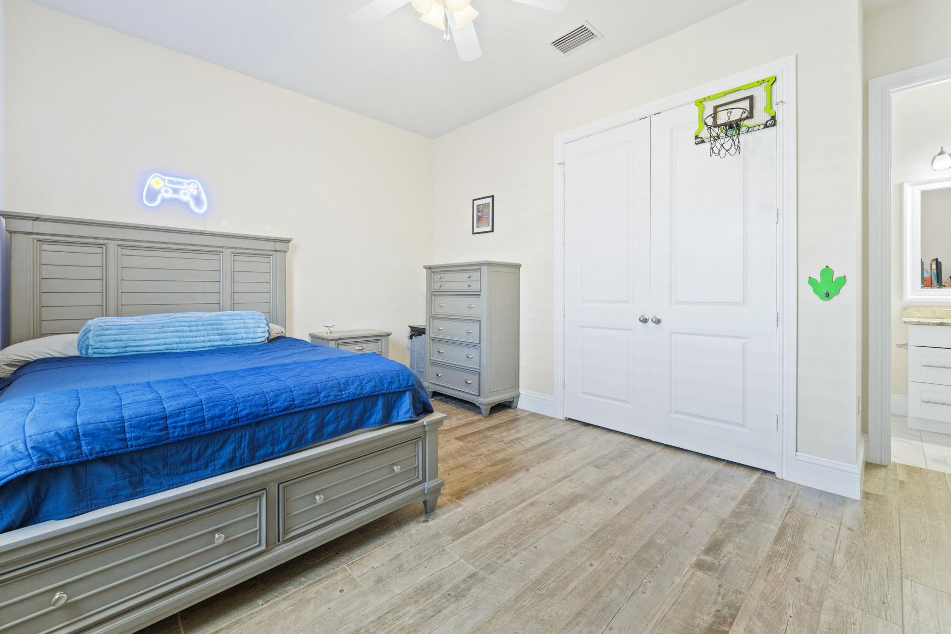 962 SW 27th Street, Palm City, FL 34990 Photo
