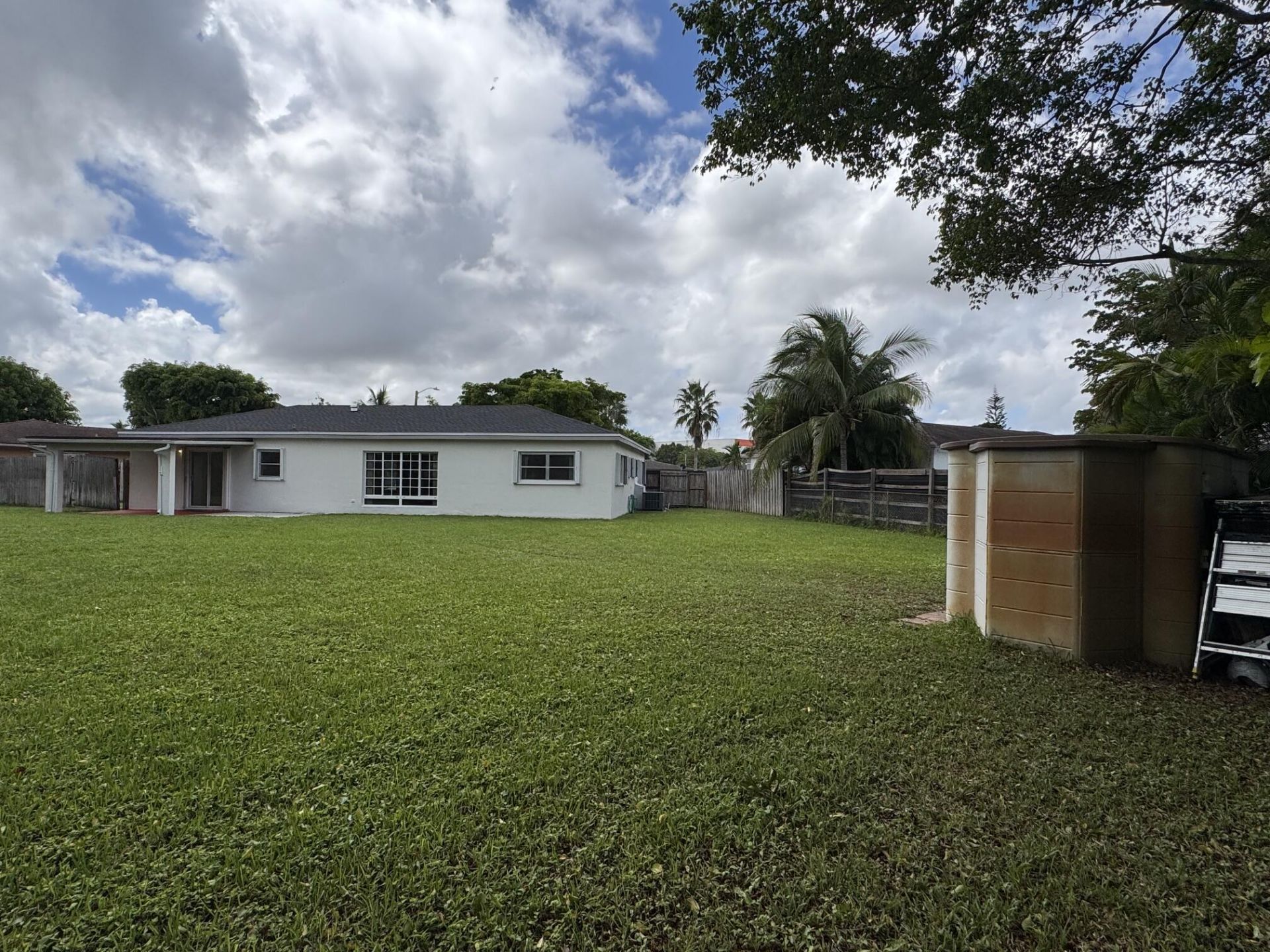 8306 NW 74th Terrace, Tamarac, FL 33321 Photo