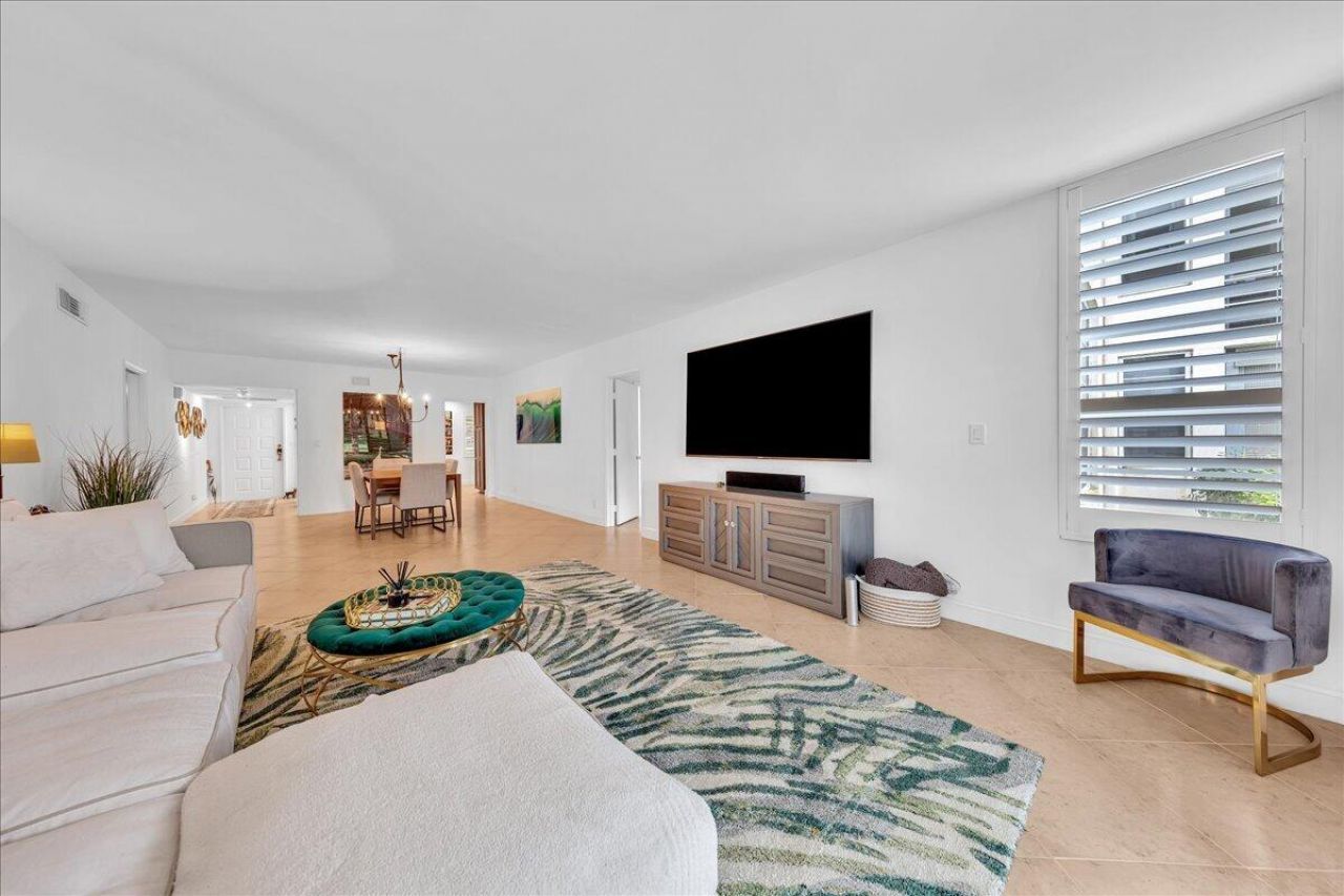 3505 Oaks Way, Unit 109, Pompano Beach, FL 33069 Photo