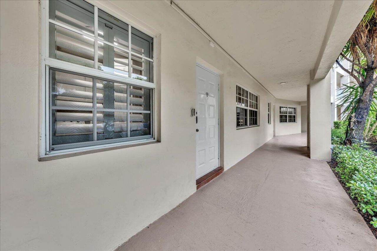 3505 Oaks Way, Unit 109, Pompano Beach, FL 33069 Photo