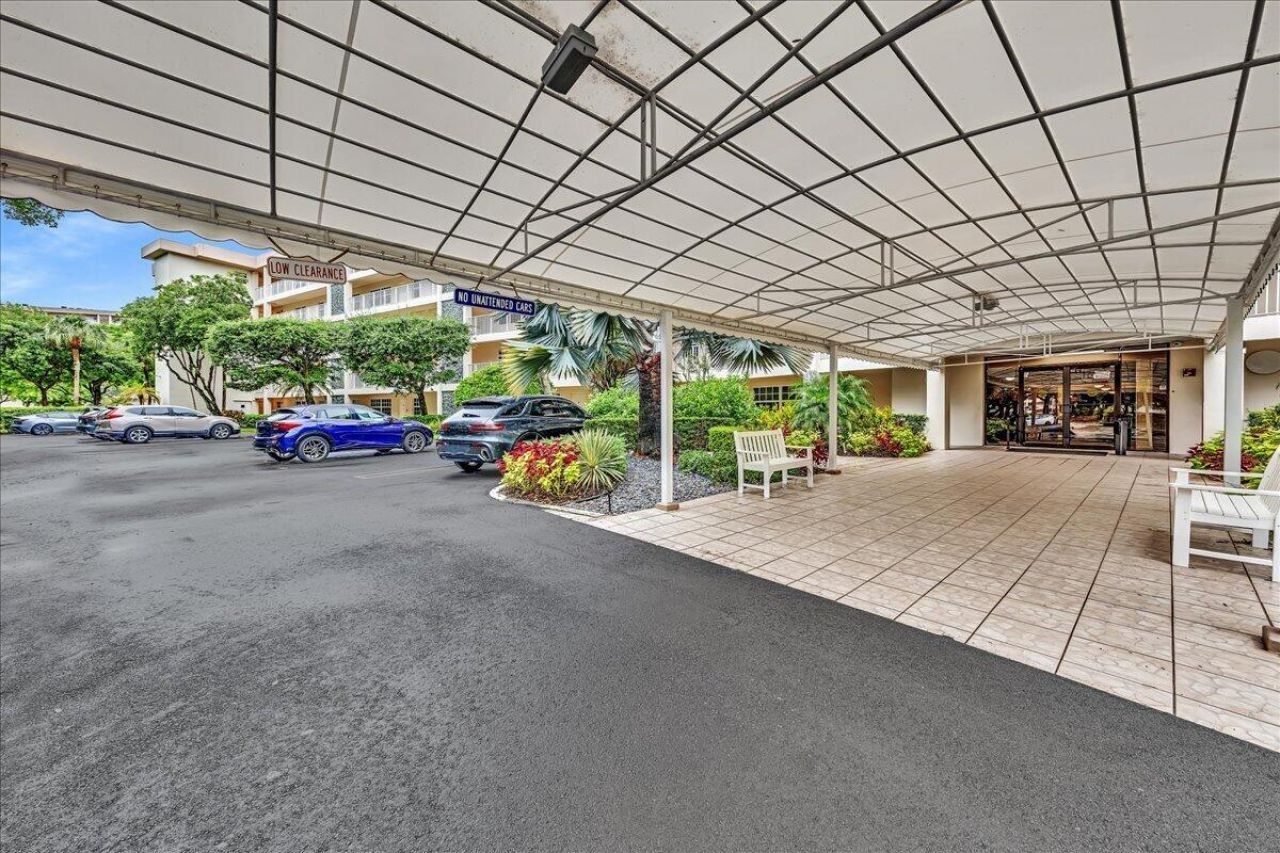 3505 Oaks Way, Unit 109, Pompano Beach, FL 33069 Photo