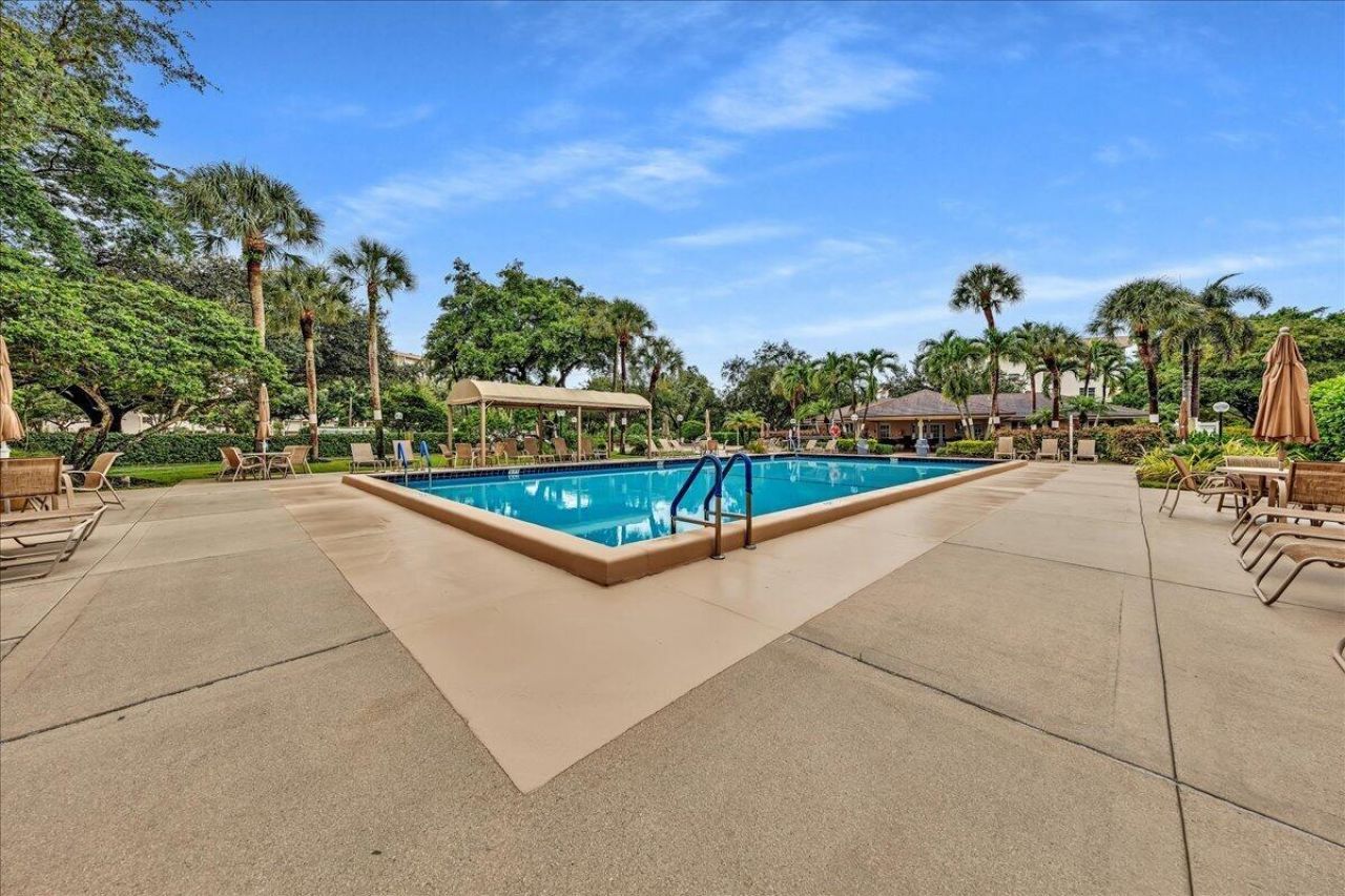 3505 Oaks Way, Unit 109, Pompano Beach, FL 33069 Photo