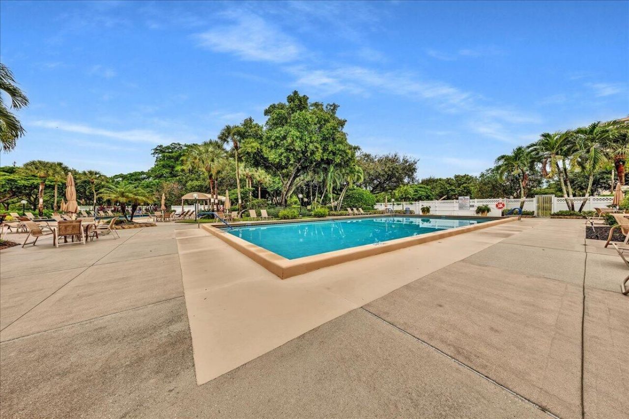 3505 Oaks Way, Unit 109, Pompano Beach, FL 33069 Photo