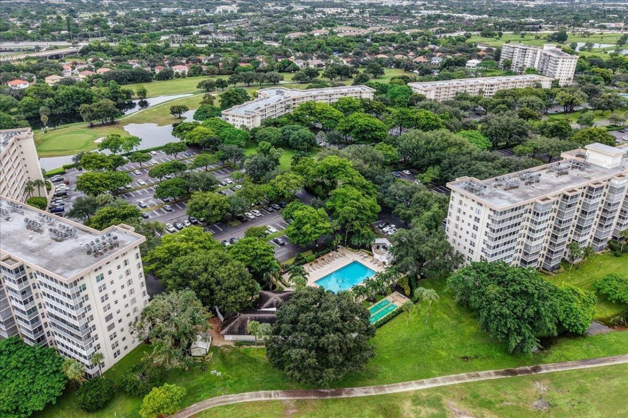 3505 Oaks Way, Unit 109, Pompano Beach, FL 33069 Photo