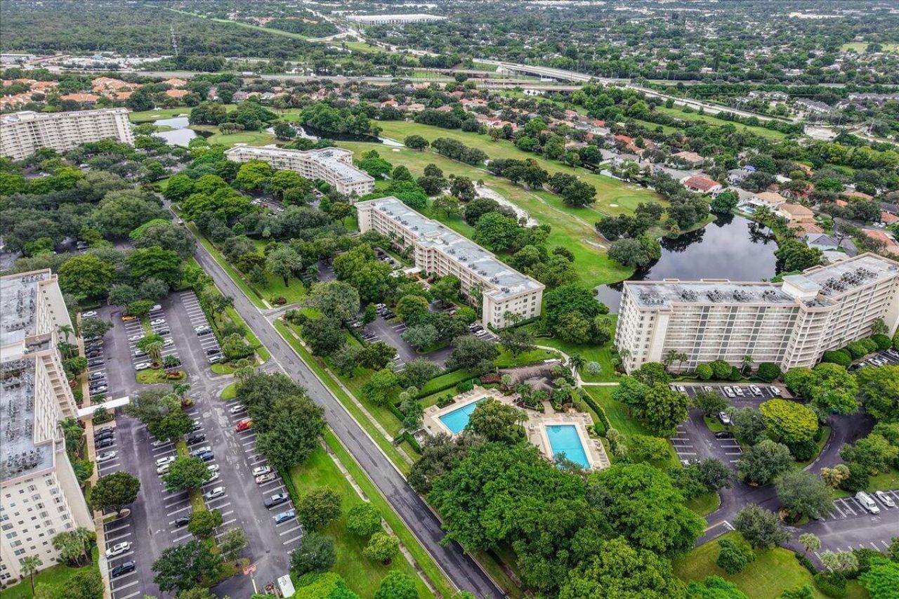 3505 Oaks Way, Unit 109, Pompano Beach, FL 33069 Photo