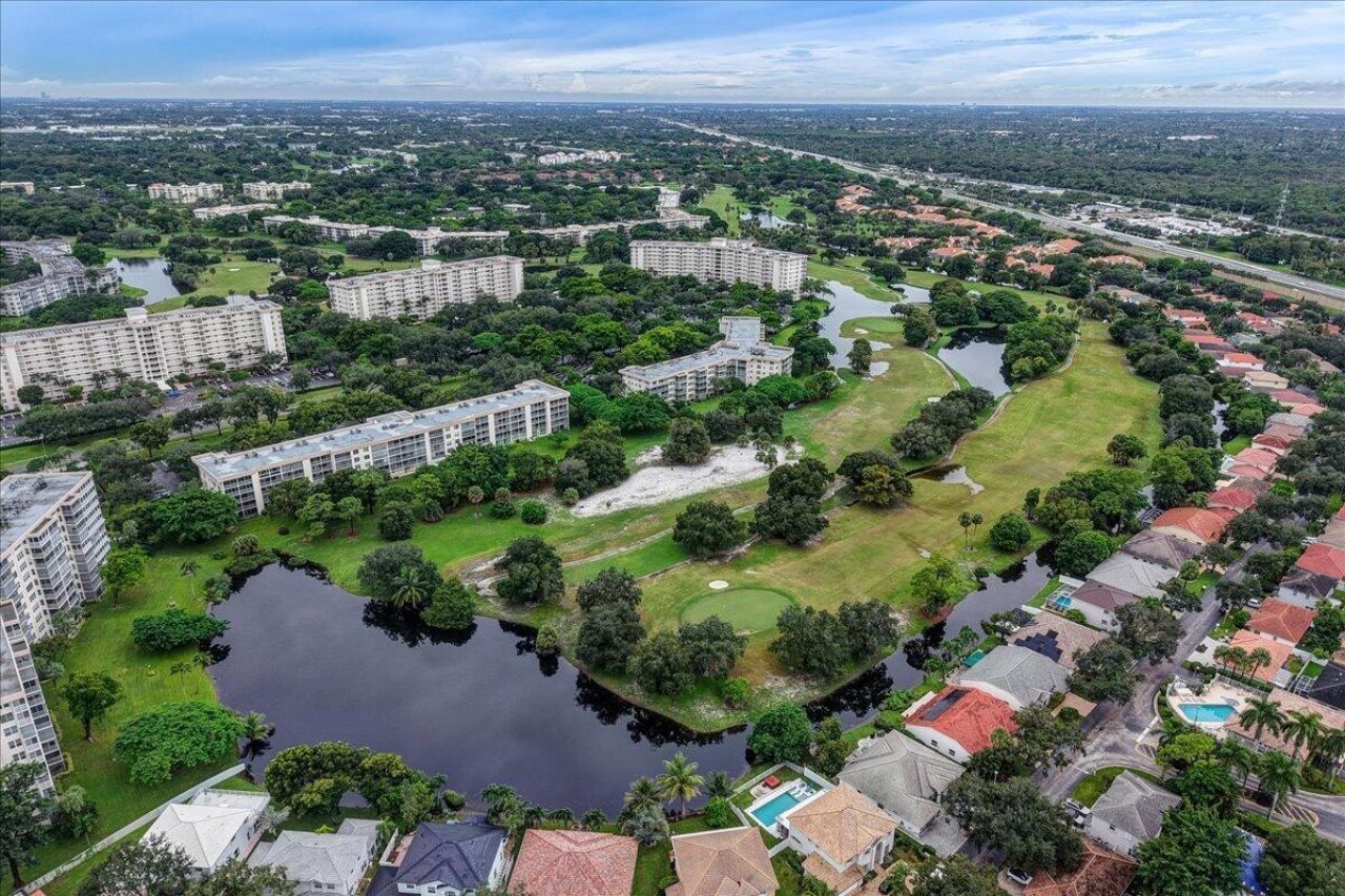 3505 Oaks Way, Unit 109, Pompano Beach, FL 33069 Photo