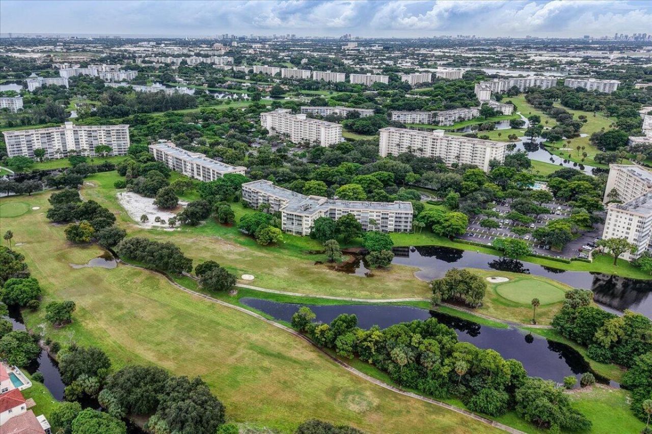 3505 Oaks Way, Unit 109, Pompano Beach, FL 33069 Photo