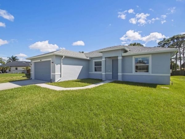 1946 SW LEAFY Road, Port St. Lucie, FL 34953