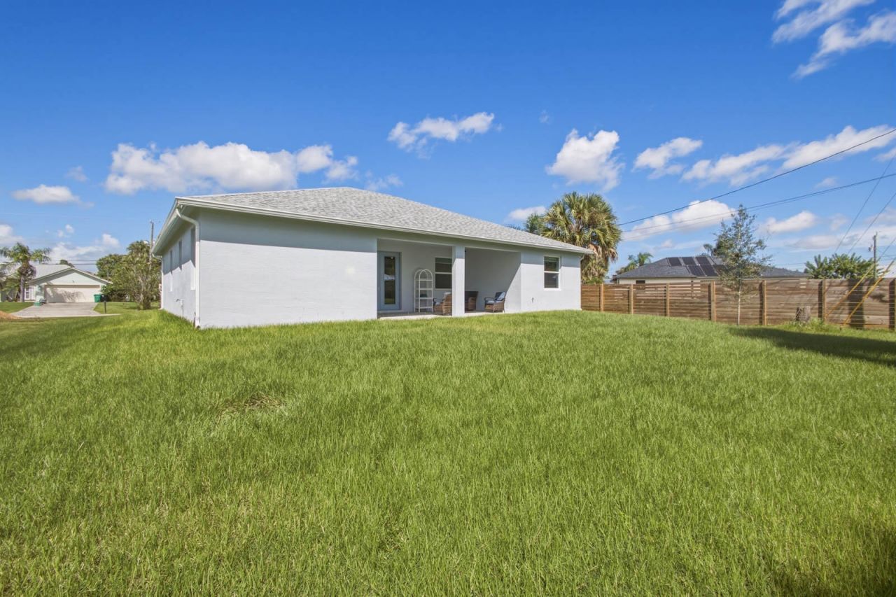 1946 SW Leafy Road, Port Saint Lucie, FL 34953 Photo