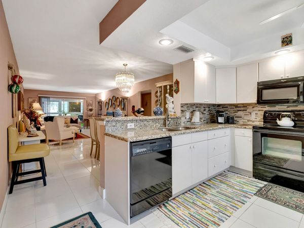 2403 ANTIGUA Circle, Unit D2, Coconut Creek, FL 33066