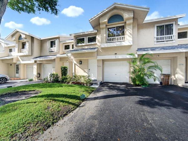 2276 DISCOVERY Circle W, Unit 2276, Deerfield Beach, FL 33442