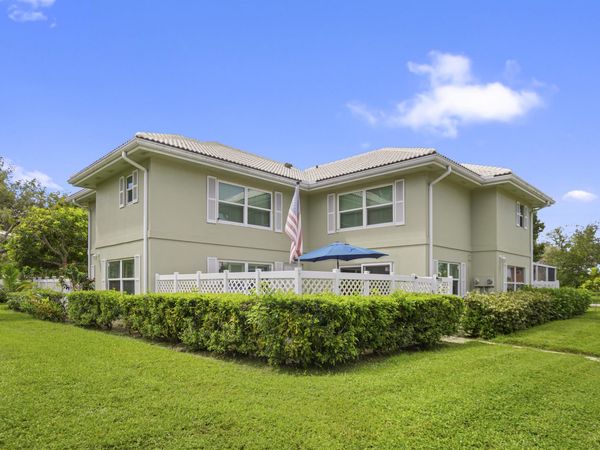 1918 Stratford Way, Unit 32B, West Palm Beach, FL 33409