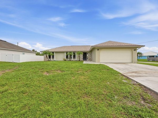 682 SW JACOBY Avenue, Port St. Lucie, FL 34953