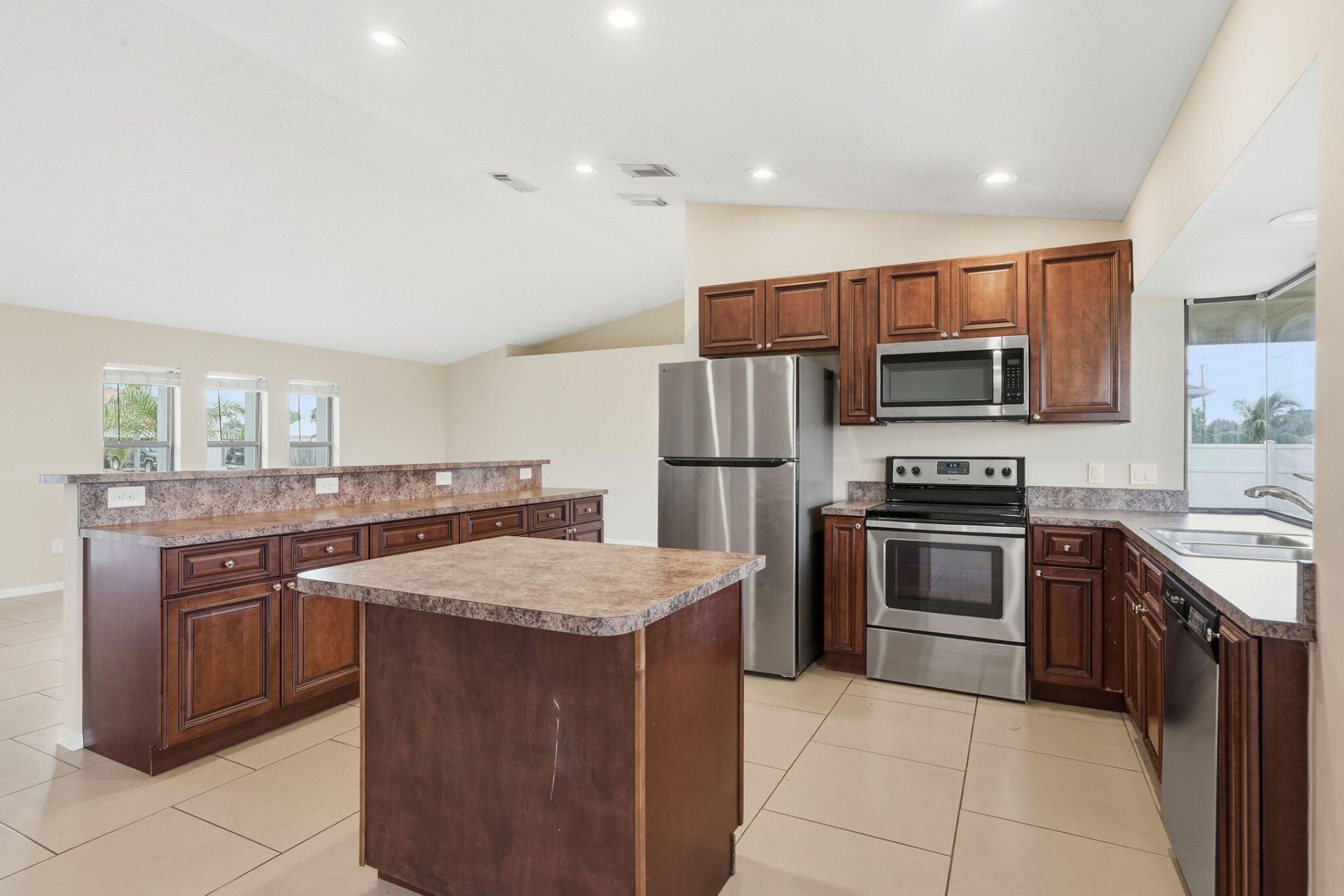 682 SW Jacoby Avenue, Port Saint Lucie, FL 34953 Photo