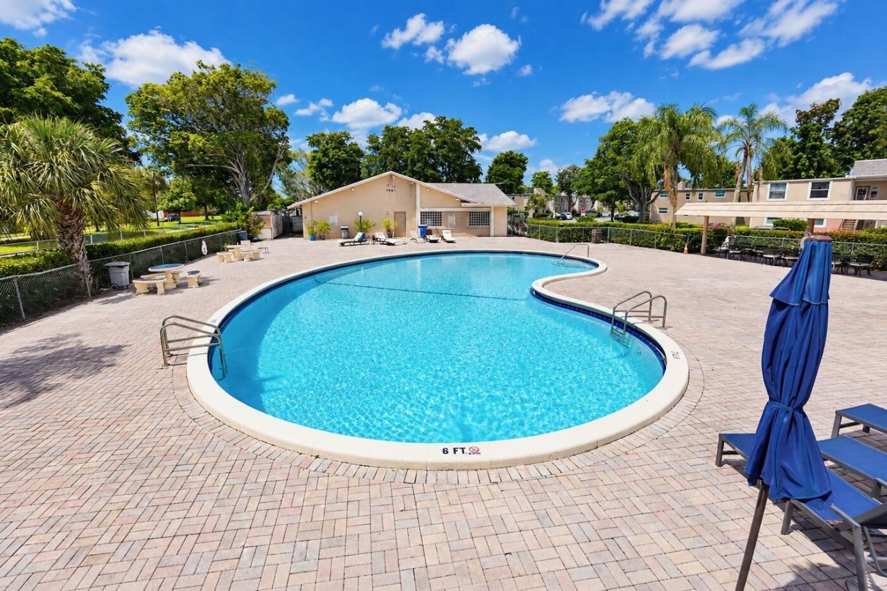 950 NW 80th Avenue, Unit 104, Margate, FL 33063 Photo