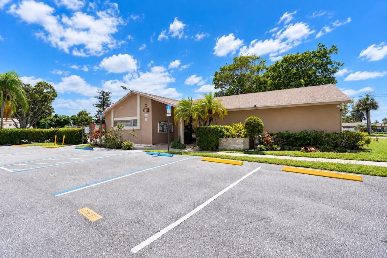 950 NW 80th Avenue, Unit 104, Margate, FL 33063 Photo