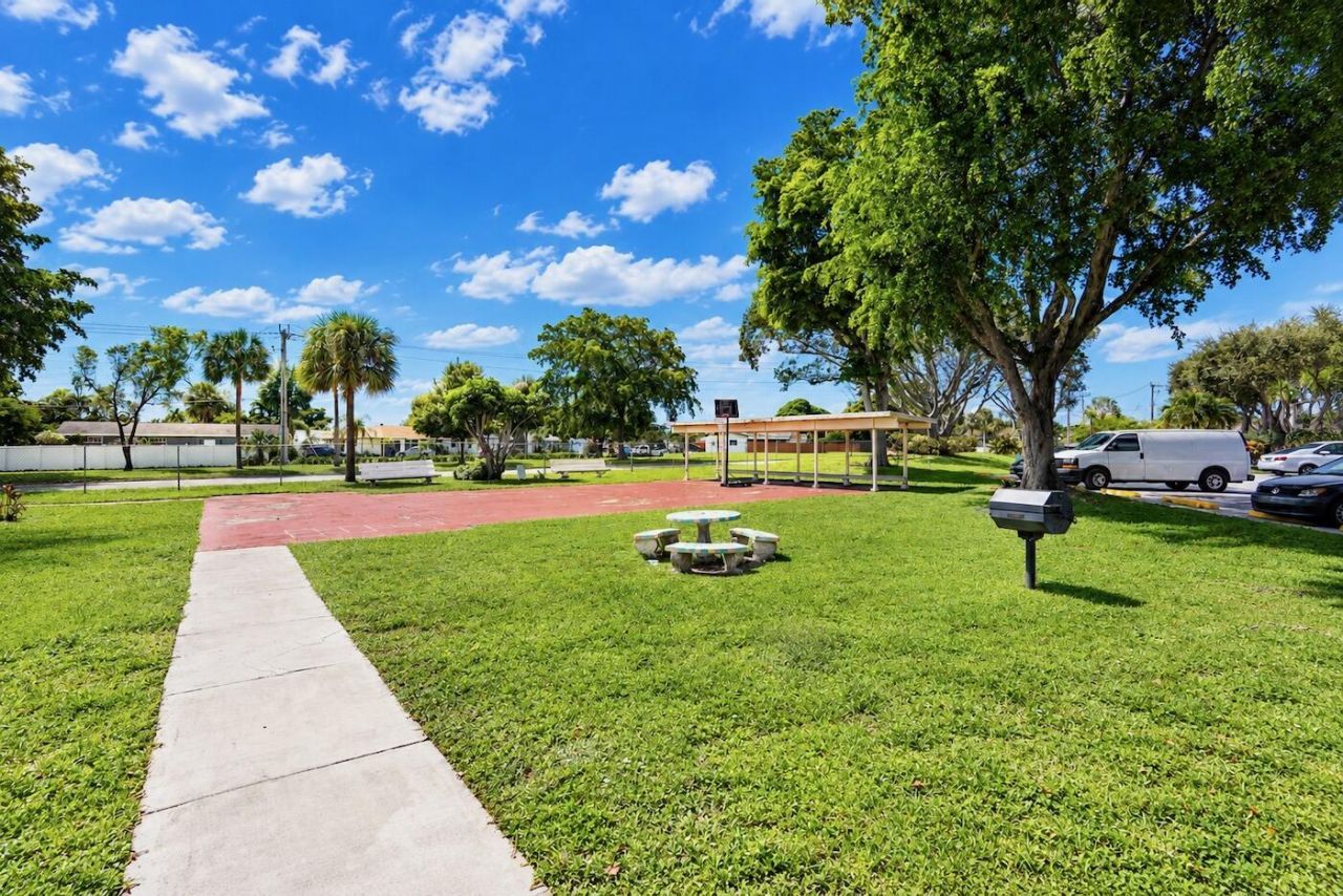 950 NW 80th Avenue, Unit 104, Margate, FL 33063 Photo