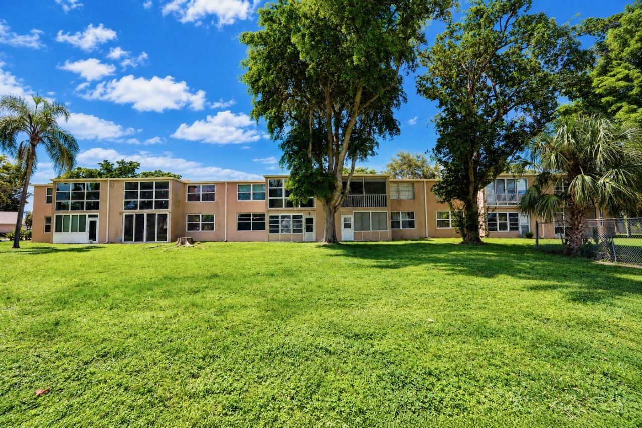 950 NW 80th Avenue, Unit 104, Margate, FL 33063 Photo