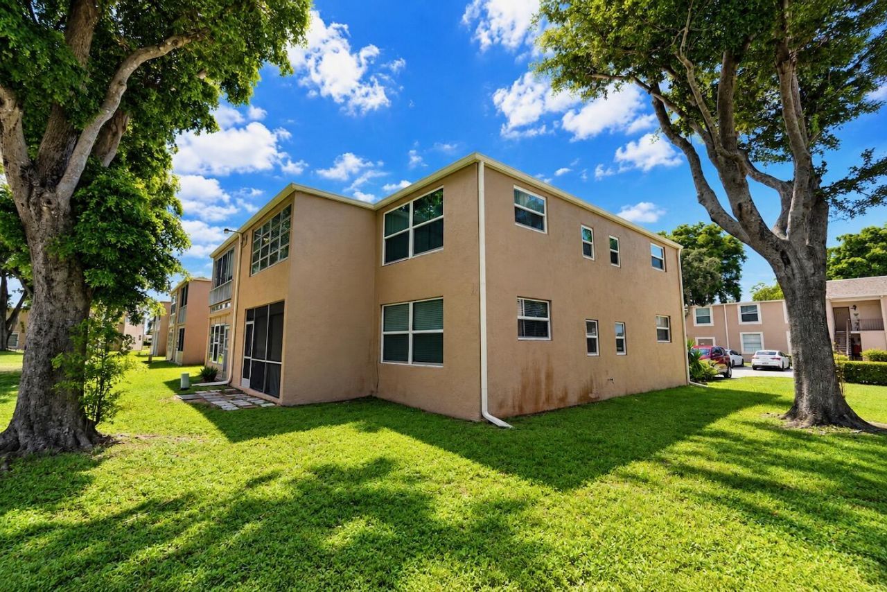 950 NW 80th Avenue, Unit 104, Margate, FL 33063 Photo