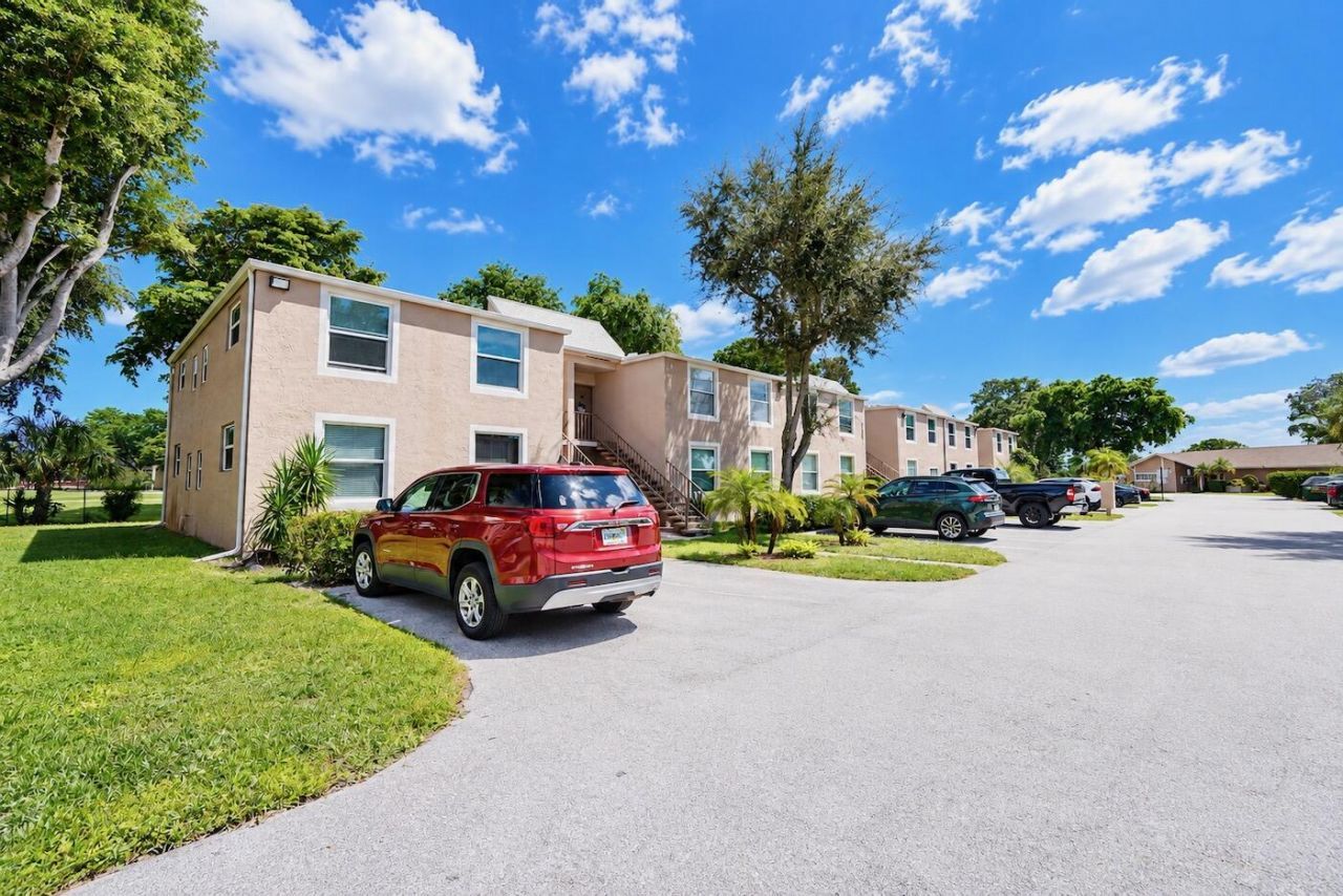 950 NW 80th Avenue, Unit 104, Margate, FL 33063 Photo