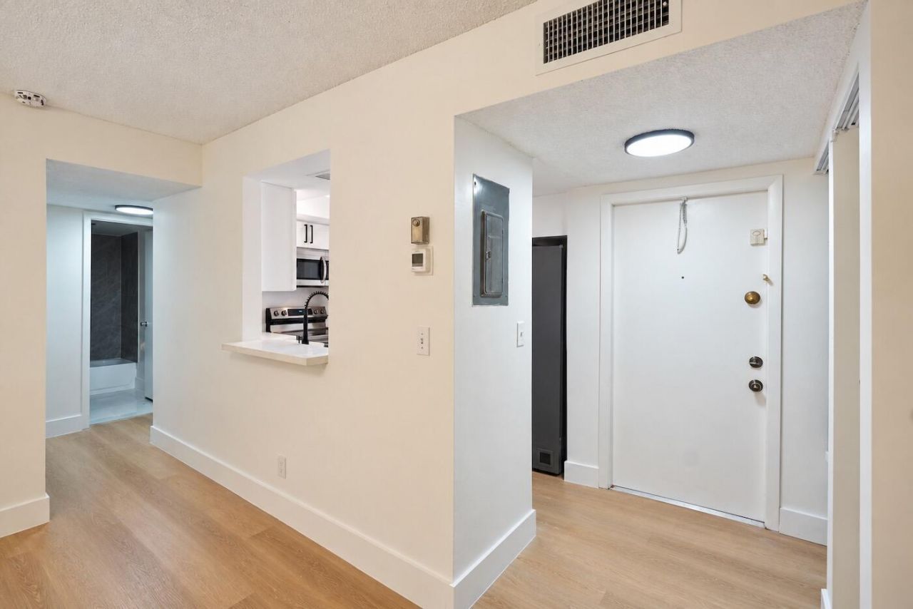 950 NW 80th Avenue, Unit 104, Margate, FL 33063 Photo