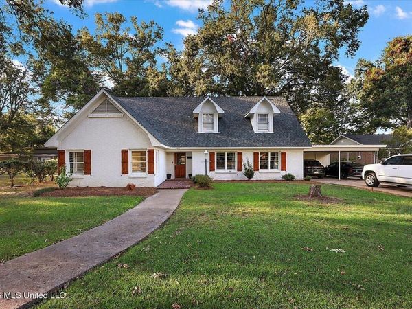 409 E Park Avenue, Greenwood, MS 38930