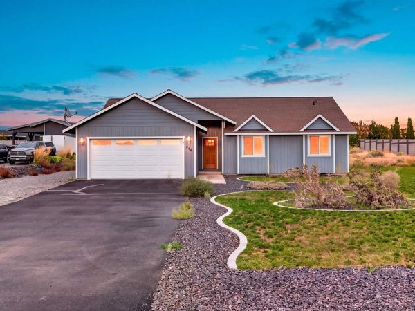 894 Desert Aire Dr SW, Mattawa, WA 99349