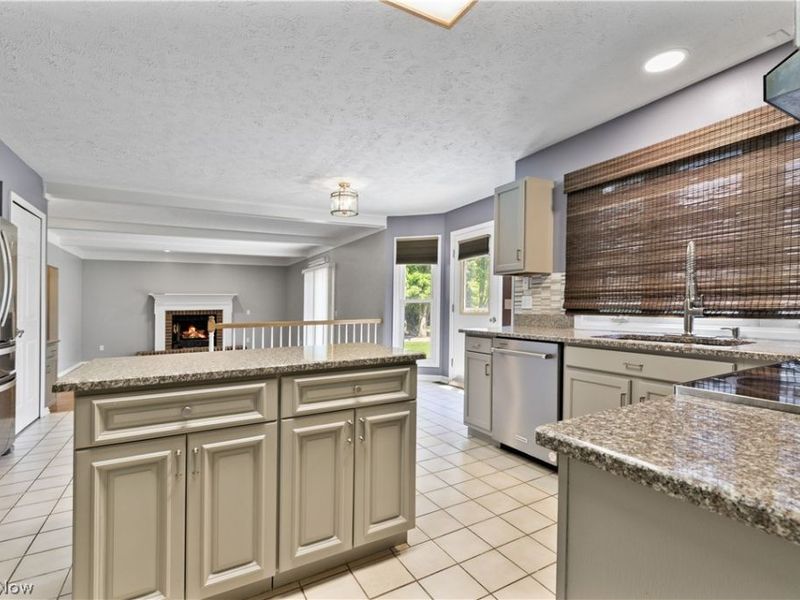 16993 Walnut Creek Drive, Strongsville, OH 44149 Photo 12
