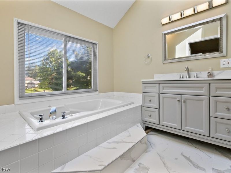 16993 Walnut Creek Drive, Strongsville, OH 44149 Photo 26